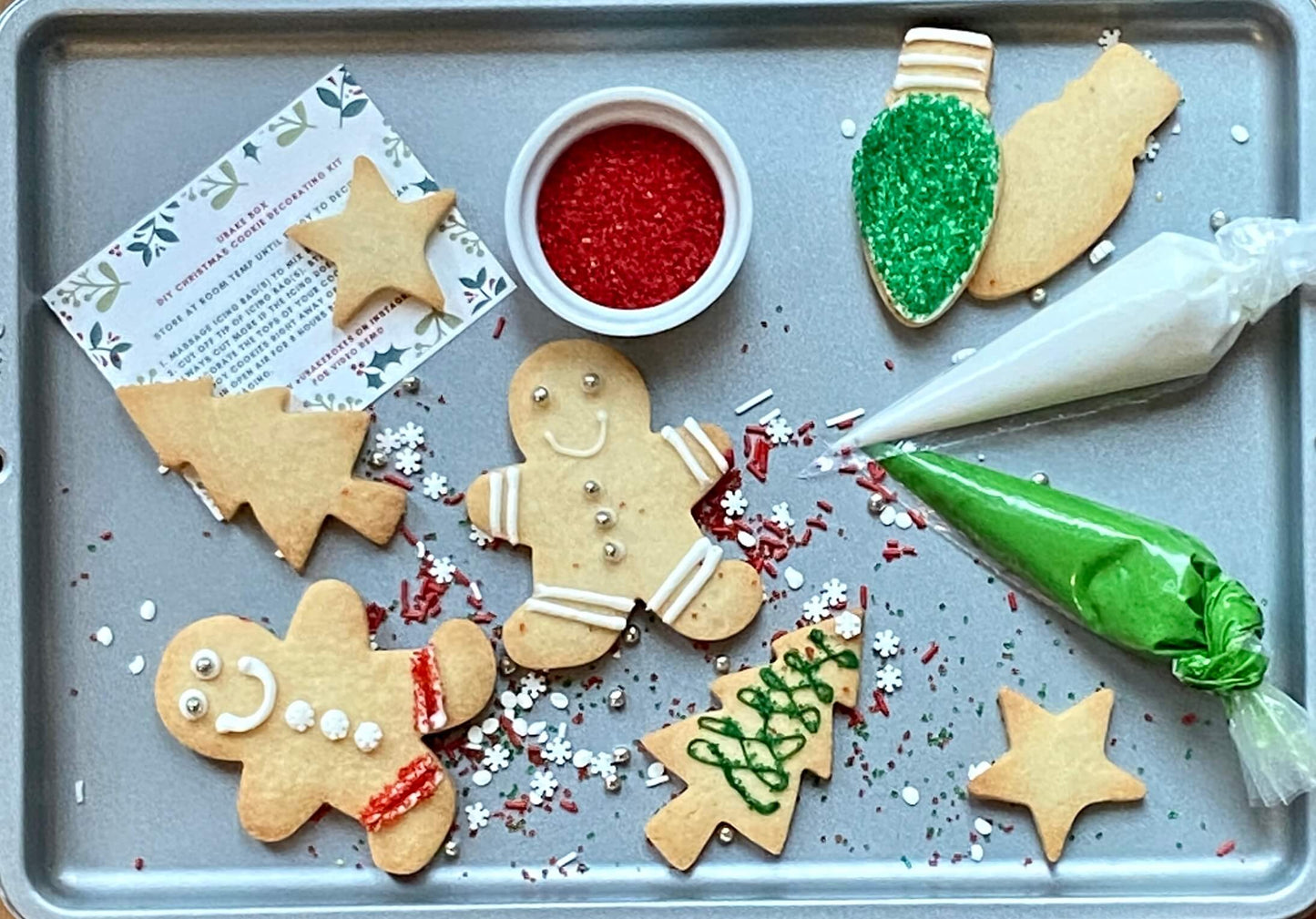 CHRISTMAS COOKIE DECORATING KIT